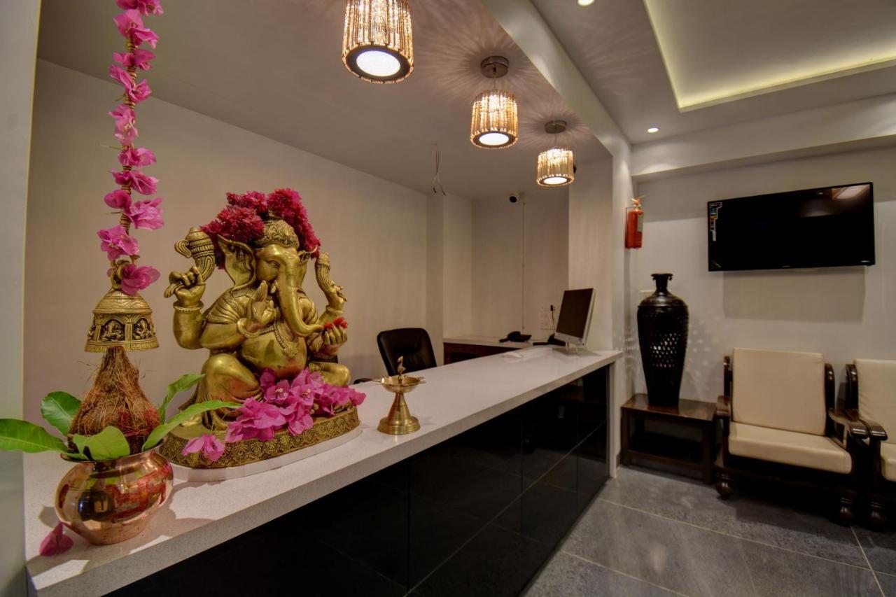 Elite Hotel Lonavala Bagian luar foto