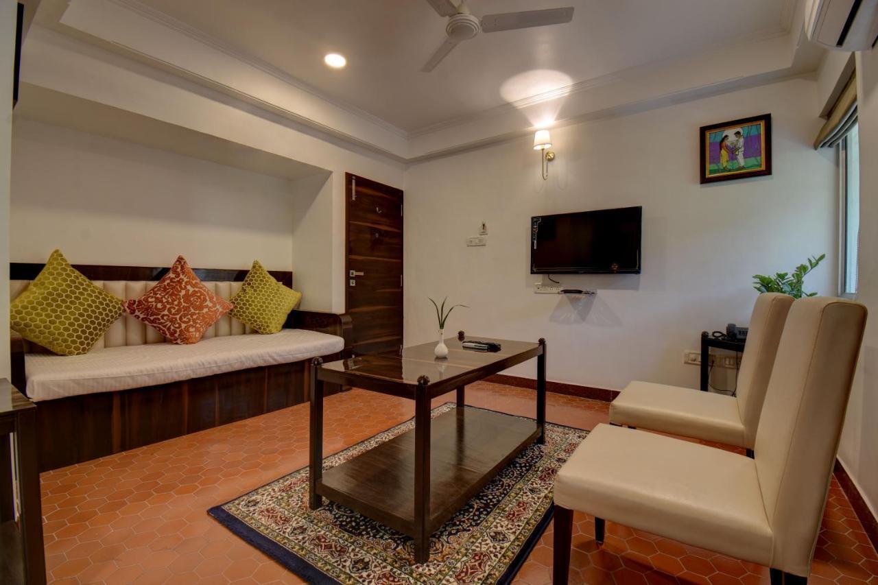 Elite Hotel Lonavala Bagian luar foto