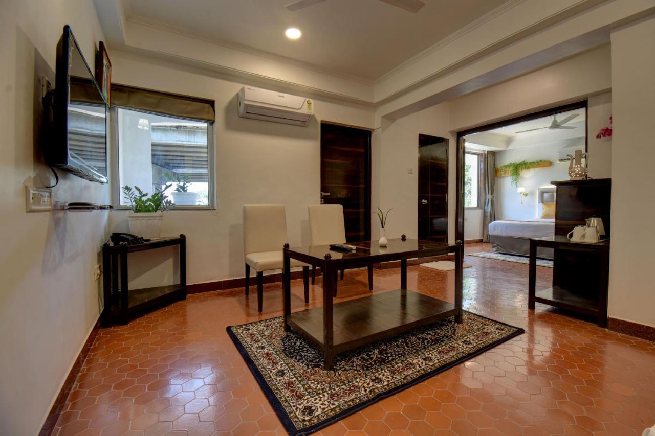 Elite Hotel Lonavala Bagian luar foto