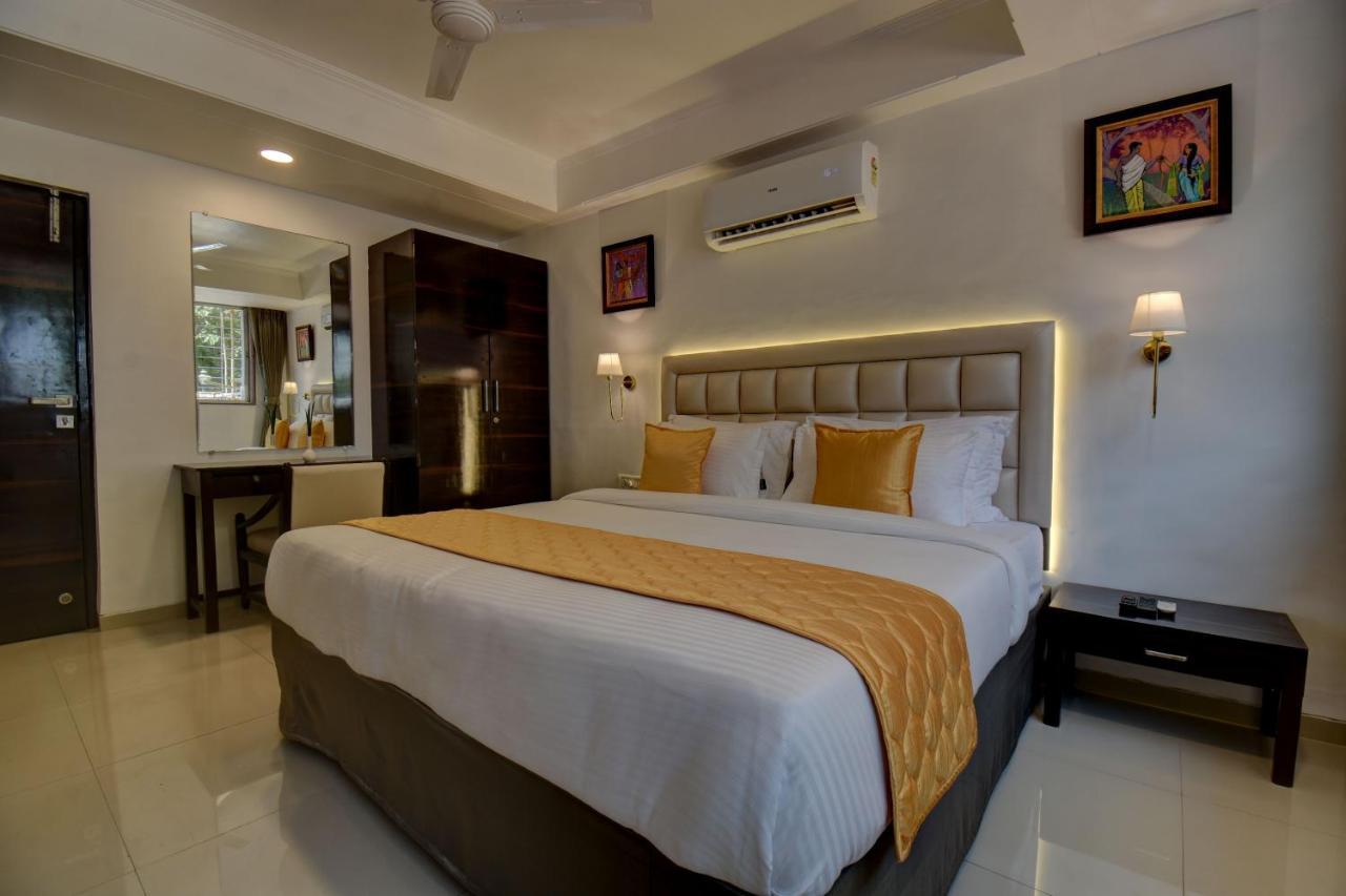Elite Hotel Lonavala Bagian luar foto