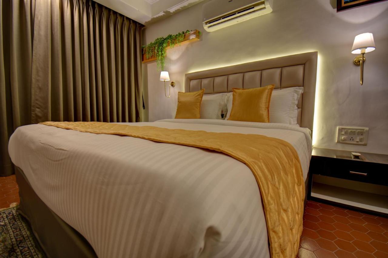 Elite Hotel Lonavala Bagian luar foto