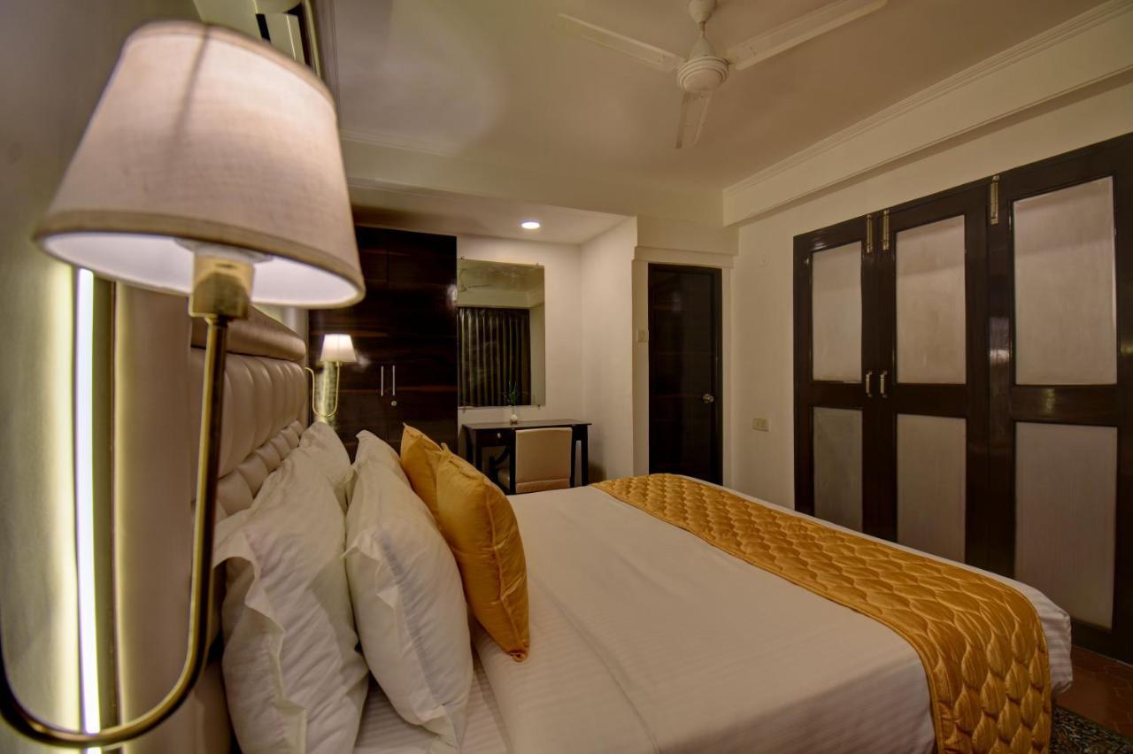 Elite Hotel Lonavala Bagian luar foto